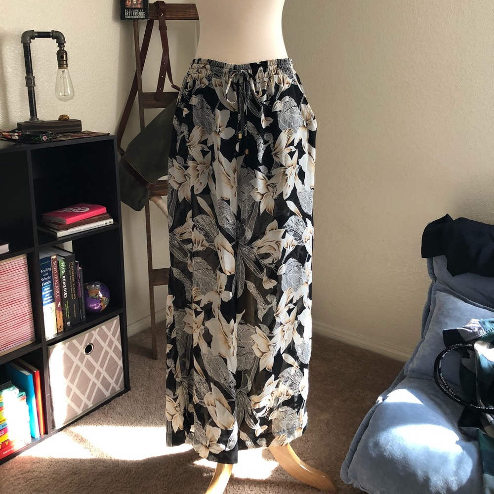 Kardashian Kollection Pants